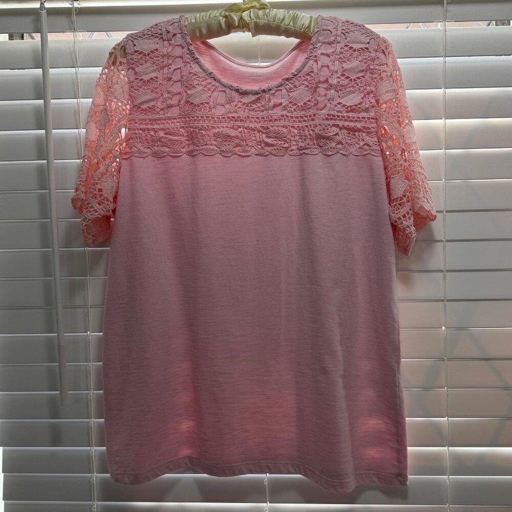 Allison Daley pink boho short sleeve top with textured crochet details; Size L